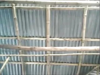 दो उभयलिंगी काले बालों न्यू सेक्सी हिंदी मूवी वाले लोग एक बाहरी लड़की को बहकाते हैं