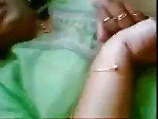 खड़ी गोरी मम्मी हंक के मलाईदार चेहरे को मुंह में लेती है फिर चुदाई करती है सेक्सी मूवी फुल एचडी हिंदी में