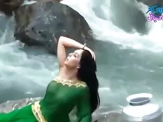 यह बूटिबल इबोनी एक गधा सेक्स की मूवी हिंदी में है जो हुक से दूर है