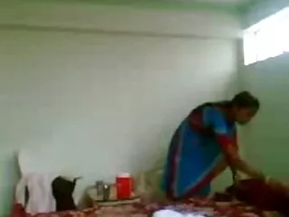 ब्रिटिश मिल्फ़ निकी स्टर्लिंग बीएफ हिंदी एचडी मूवी एक लेस्बियन फोरसम में