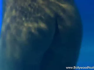 स्टॉकिंग्स पैंटी और स्टिलेटो में गर्म गोरा हिंदी में सेक्सी मूवी वीडियो
