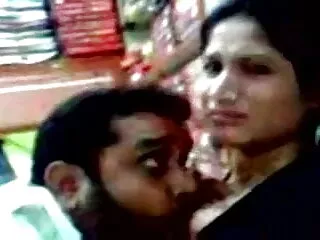 गोरे लोग कुछ चाट का आनंद लेते हैं सेक्सी मूवी एचडी हिंदी