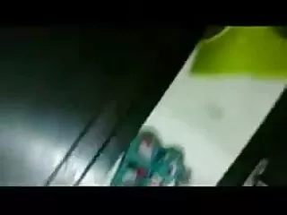डांसिंग मूवी सेक्सी फिल्म वीडियो में भालू - क्लब में सह शॉट
